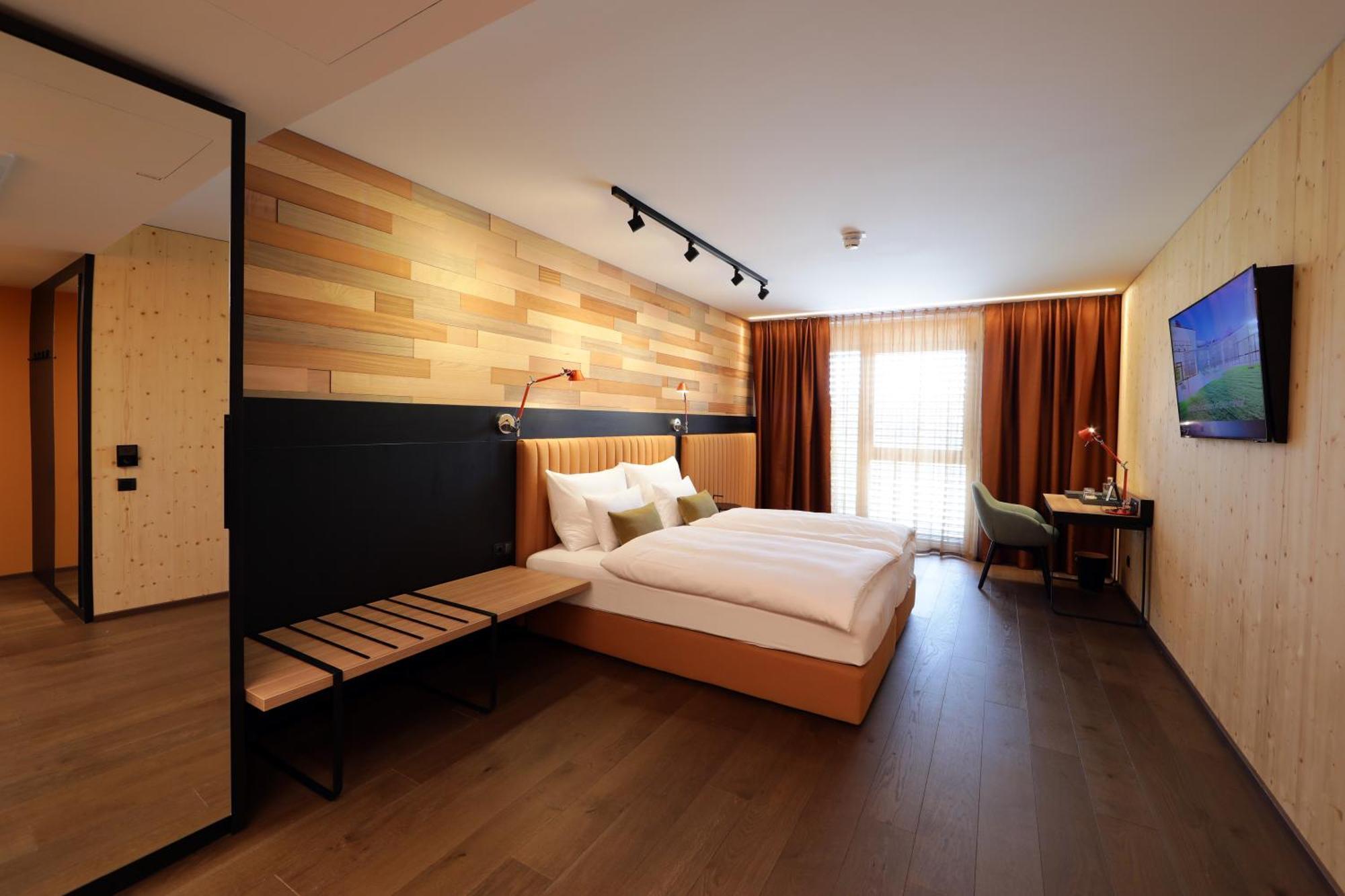 Hotel Steiermarkhof Graz - Aus Holz Gebaut, Von Huegeln Gekuesst Exterior photo